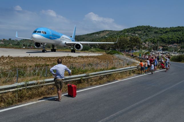 Lotnisko na greckiej wyspie Skiathos należy do najbardziej niesamowitych w Europie