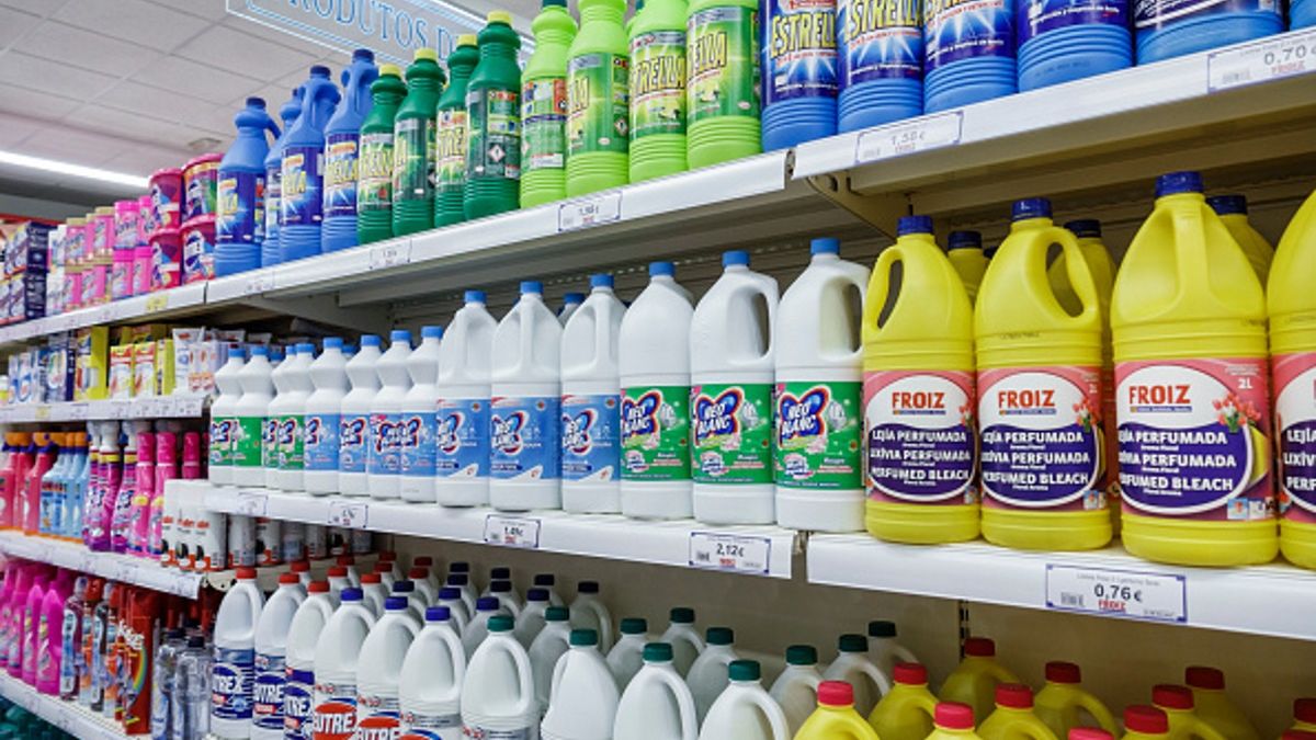 Rodzina sprzedawała wybielacz przemysłowy jako lek na koronawirusa