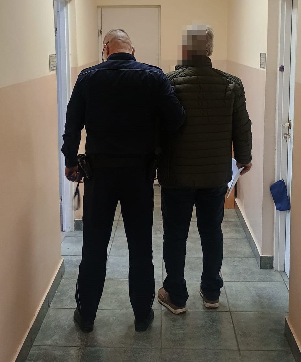 Niebezpieczna jazda po lodzie. Zarzuty dla kierowcy Volkswagena