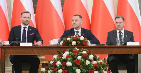Nawrocki o "100 powodach", dla których Polacy tracą zaufanie