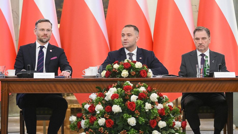 Nawrocki o "100 powodach", dla których Polacy tracą zaufanie