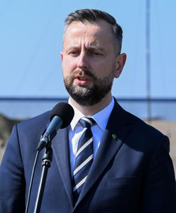 "Mijają się z prawdą". Kosiniak-Kamysz komentuje notowania Hołowni