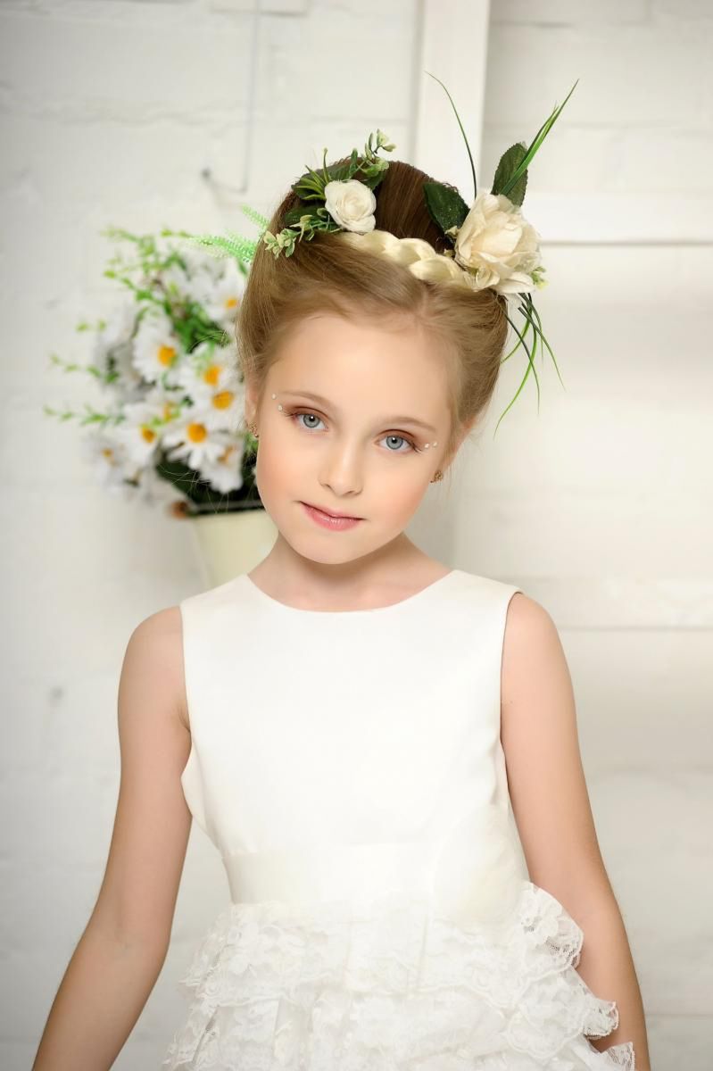 Fryzury komunijne - tylko żywe kwiaty