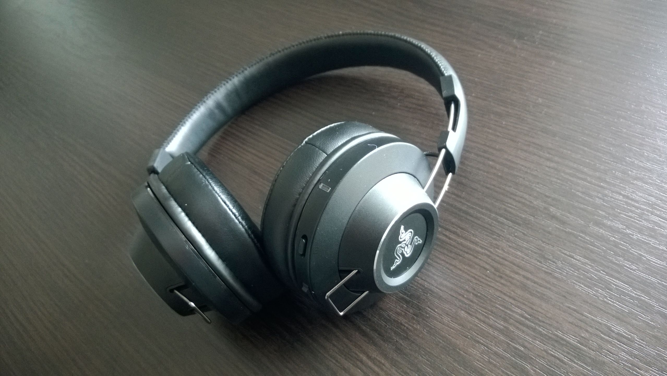 Razer Adaro Wireless – wygoda, mobilność i jakość, które uzależniają [test] 2