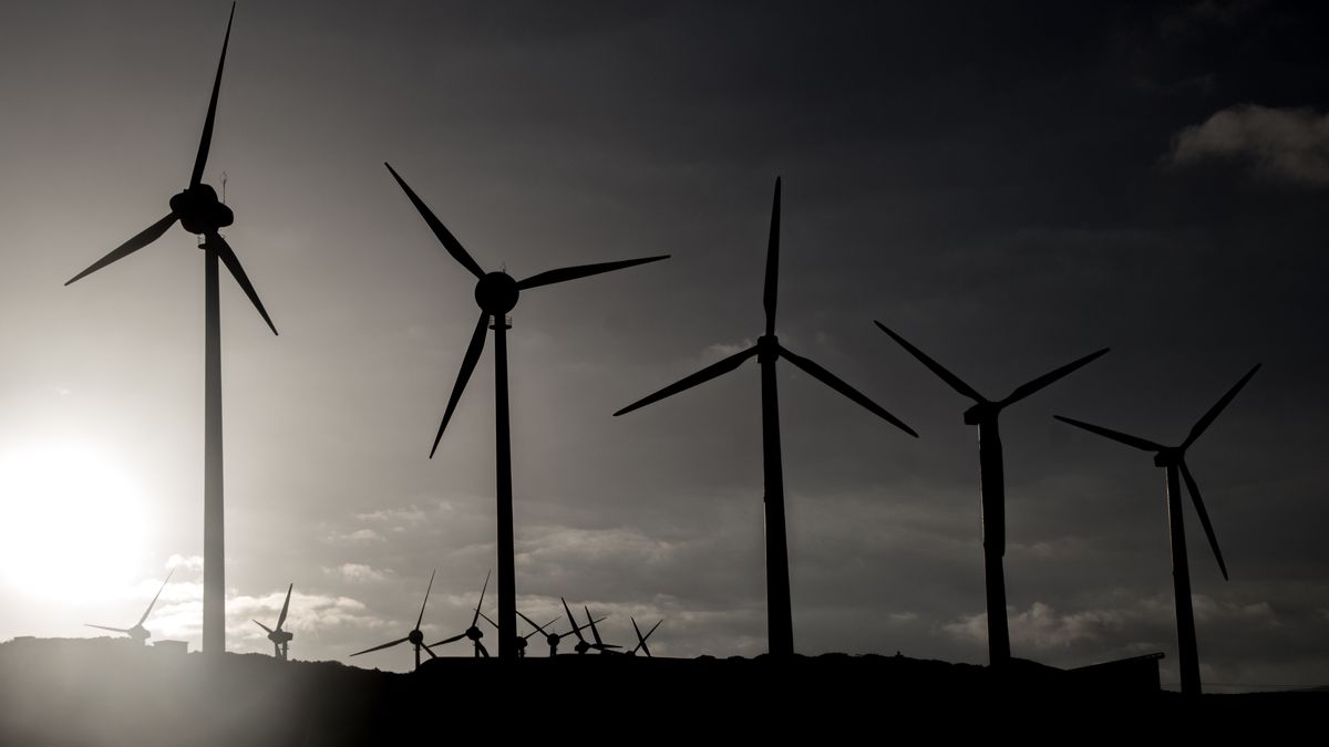 Wichury szaljące nad Polską napędzały turbiny wiatraków 