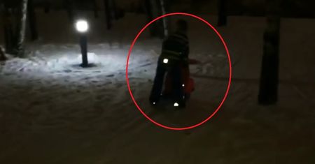 Mateusz Morawiecki wybrał się na sanki. "To łączy pokolenia"