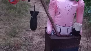 Zasieki: Znalezisko na granicy z Niemcami. Kukła z atrapą pocisku