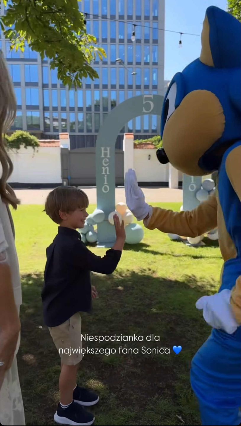 Rozenek urządziła Heniowi wystawne przyjęcie urodzinowe