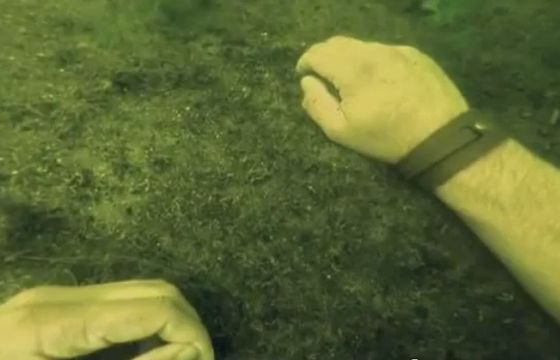 „Zobacz. Przeżyj” w kampanii przeciw pływaniu pod wpływem alkoholu (wideo)