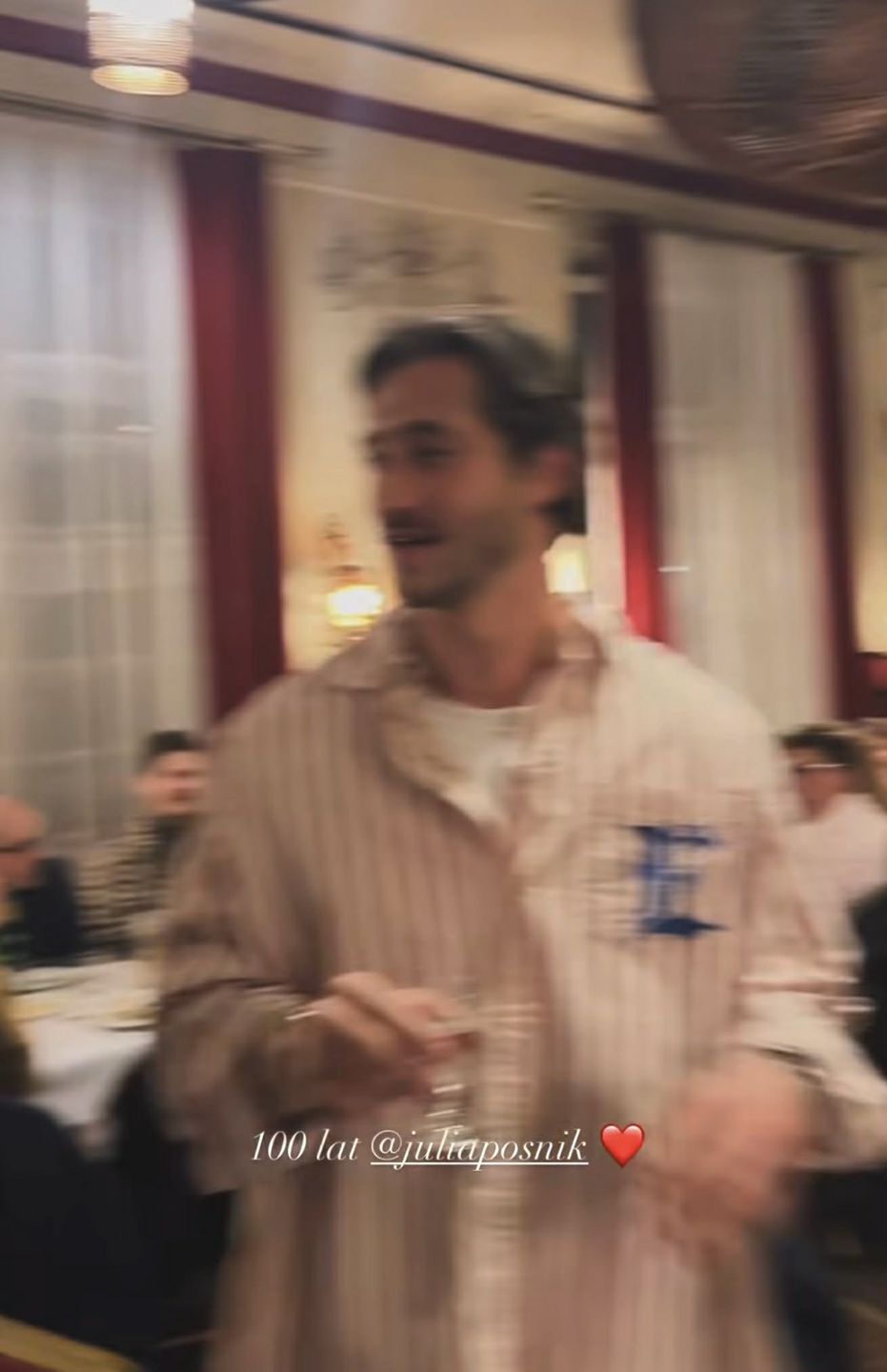 Julia Wieniawa i jej nowy chłopak (?) bawili się na urodzinach