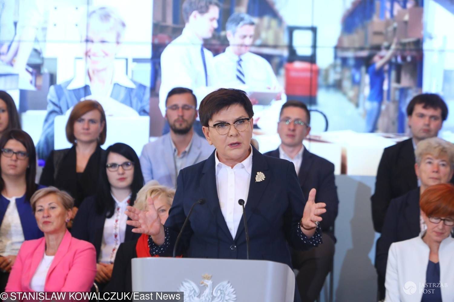 Konferencja Beaty Szydło - metamorfoza pani premier