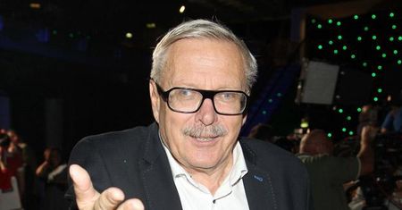 Dyrektor TVP2 nie zostanie ukarany za "fraszki" o "kamienowaniu lesby", bo... "NIE PONIŻYŁ UCHODŹCÓW"