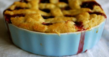 Tarta z wiśniami z dodatkiem cukru
