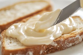 Czy na pewno wiesz, co zawiera twój majonez? Oto na co zwrócić uwagę