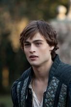 Douglas Booth przyjacielem pana Darcy