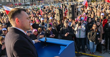 "To jakiś absurd". Mentzen z przekazem do emerytów