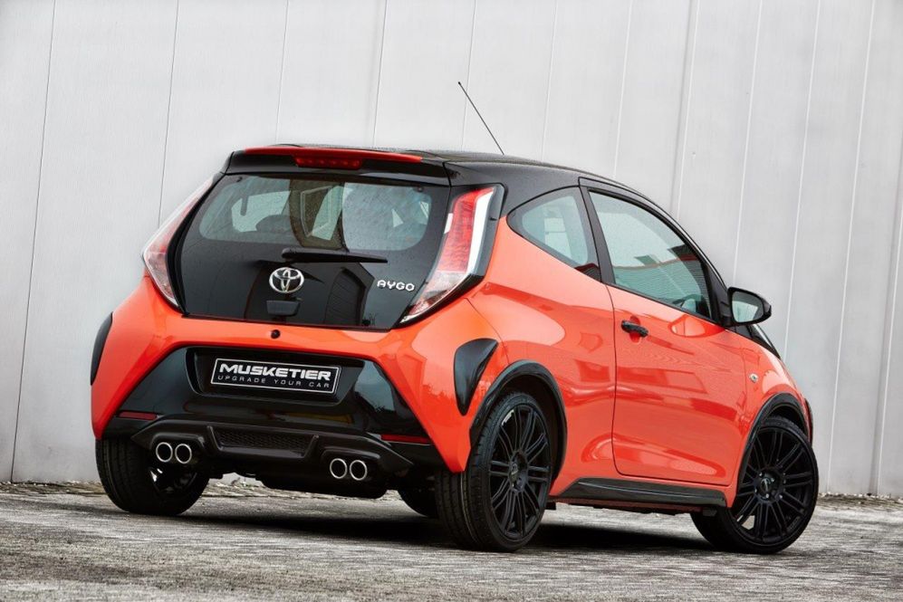 Musketier dosypał pieprzu do Toyoty Aygo