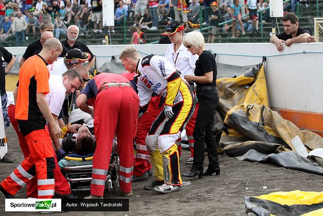 Dennis Andersson zaliczył w niedzielnym meczu bardzo groźny wypadek