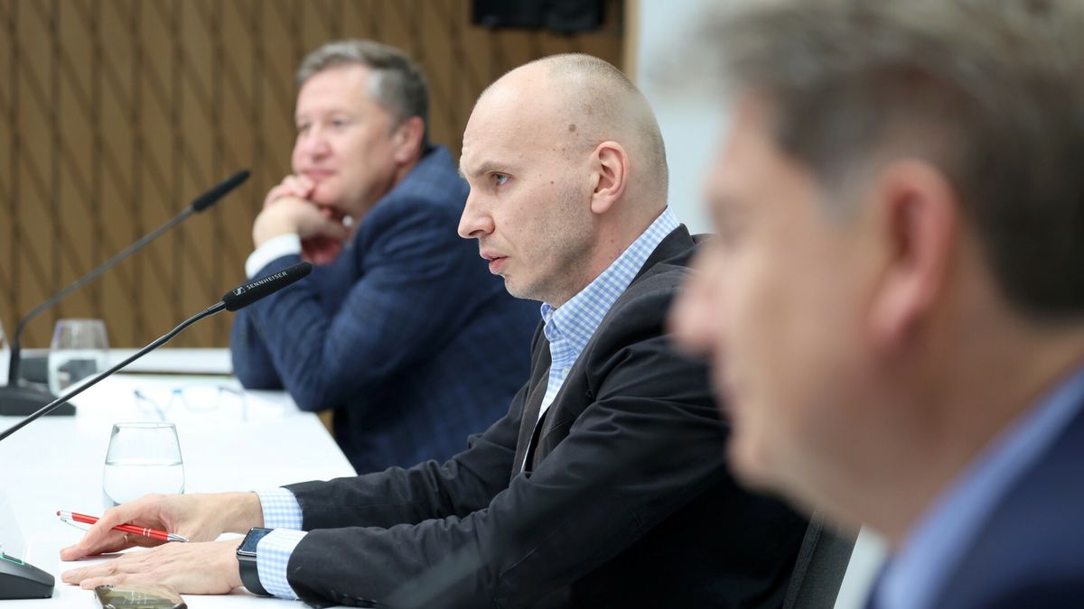 Konferencja prasowa zarz?du Rafako
Fot. Piotr Molecki/East News, Warszawa, 13.01.2023. Konferencja prasowa zarzadu spolki Rafako nt. zagorzenia niewyplacalnoscia spolki i wniosku o upadlosc.
Piotr Molecki