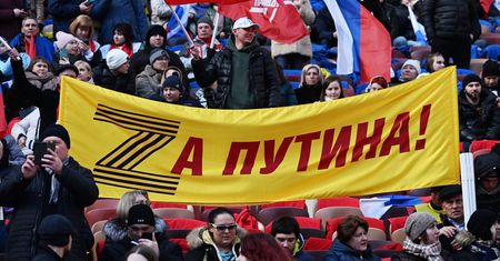 Tak reklamowali wiec poparcia dla Putina. 500 rubli i hot dog na wejściu