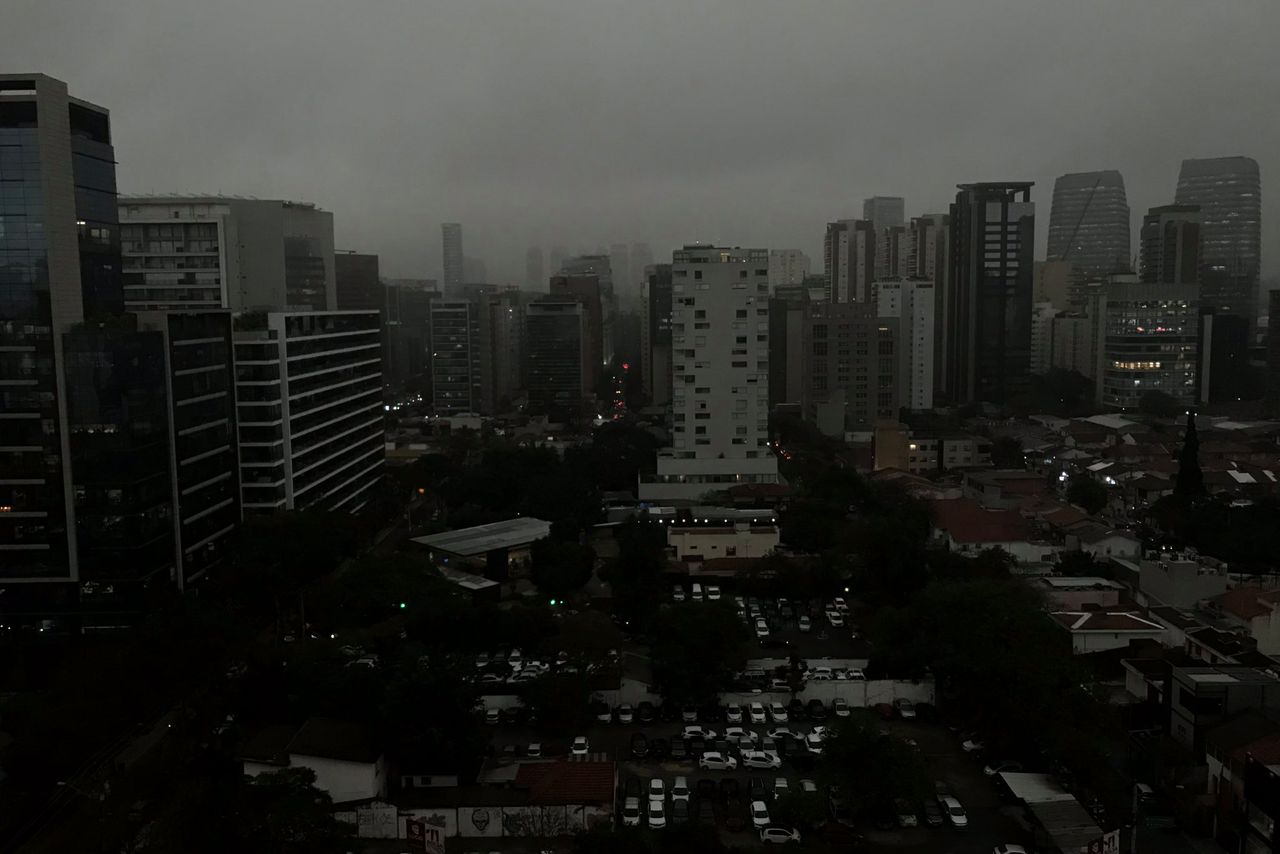 #UgaśmyPłucaŚwiata: pożar w Amazonii. Nad São Paulo zawisły czarne chmury