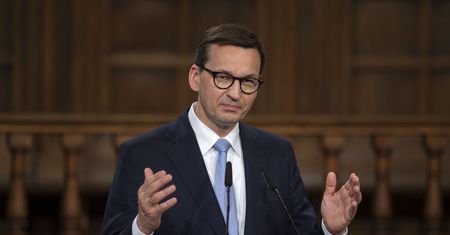 Premier mówił o długu Polski. Pytanie dziennikarza wywołało reakcję sali