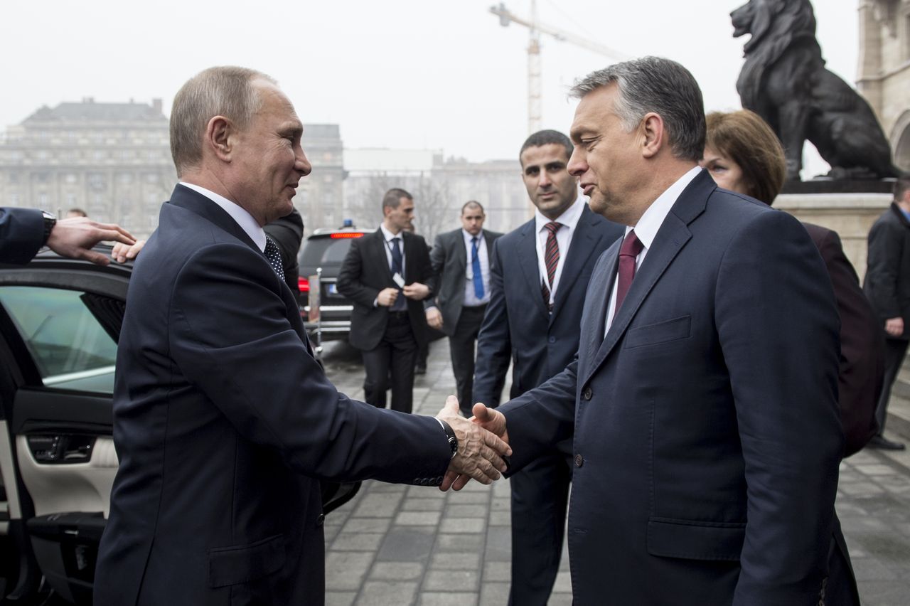 Węgry oskarżyły Polskę o robienie interesów z Rosją. Ekspert: Jesteśmy po różnych stronach barykady