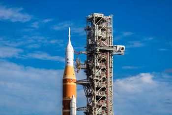 Rakieta SLS cierpi na te same przypadłości co 3 lata temu. Dlaczego?