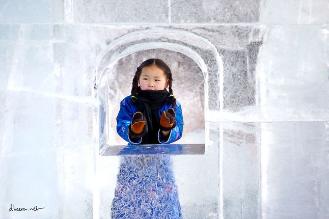 Jedną ze specjaliści mongolskiej kultury są rzeźby w lodzie, które dzięki niskiej temperaturze utrzymują się przez wiele miesięcy.