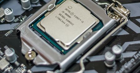 Intel załatał lukę bezpieczeństwa. I akurat tym razem nie ma powodów do radości