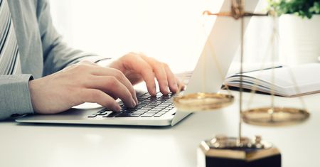 Radca prawny w Sosnowcu — gdzie znajdzie pracę i ile zarobi?