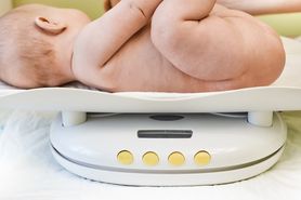 Waga niemowlęcia – jaka prawidłowa masa ciała, jak ją sprawdzić?