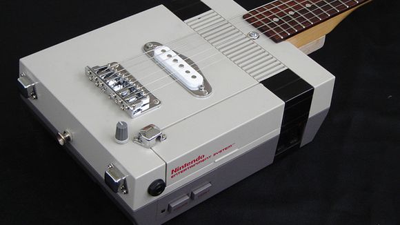 Konsola Nintendo zamieniona w gitarę [wideo] 1