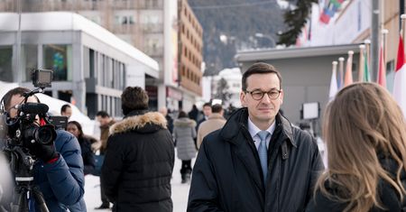Morawiecki dla money.pl: "Rozumiemy słowo solidarność. Damy więcej pieniędzy na uchodźców niż musimy"