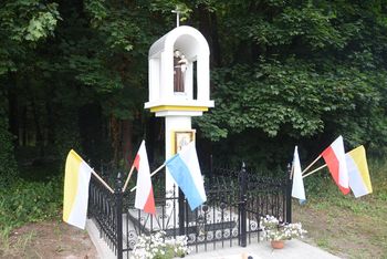 Zawory: W miejscowości poświęcono odrestaurowaną figurę św. Antoniego z Padwy