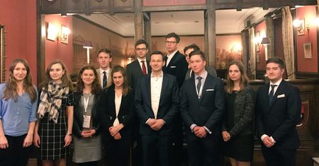 Morawiecki do studentów w W. Brytanii: Polska was potrzebuje i na was czeka