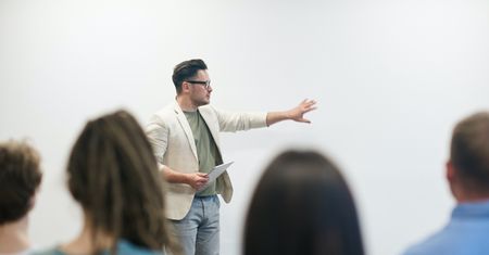 Podnoszenie kwalifikacji zawodowych – jak często powinniśmy się dokształcać?