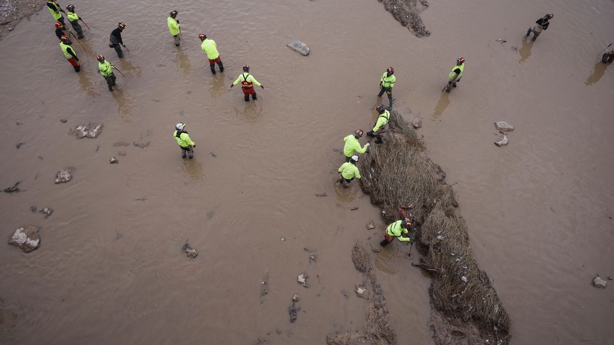 Hiszpanie walczą ze skutkami tragicznej powodzi 