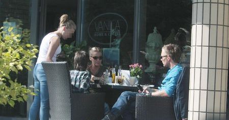 "Must be the music": Sztaba zabrał synka na kawkę. Nie byli sami...