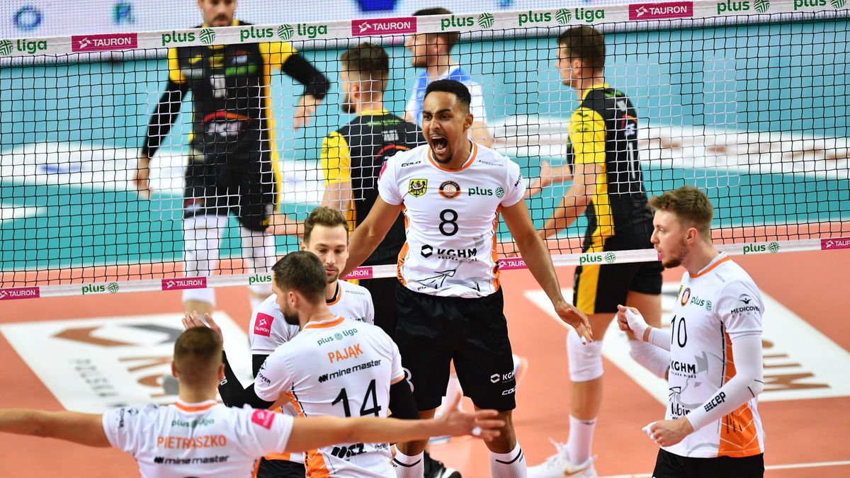 PAP / Maciej Kulczyński / Na zdjęciu: siatkarze Cuprum Lubin