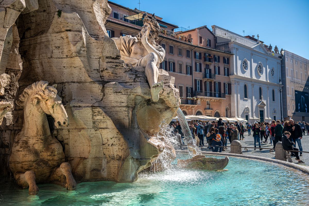 Za kąpiel we włoskich fontannach można słono zapłacić