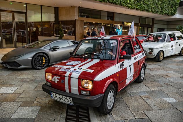 Fiat 126p na ulicach Monte Carlo to rzadki widok