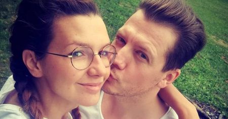 Żona Jakuba Tolaka URODZIŁA! Serialowy Daniel z "Klanu" został ojcem