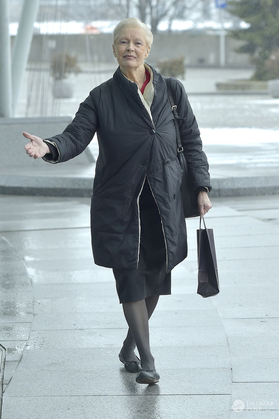 Beata Tyszkiewicz pod studiem Pytania na śniadanie