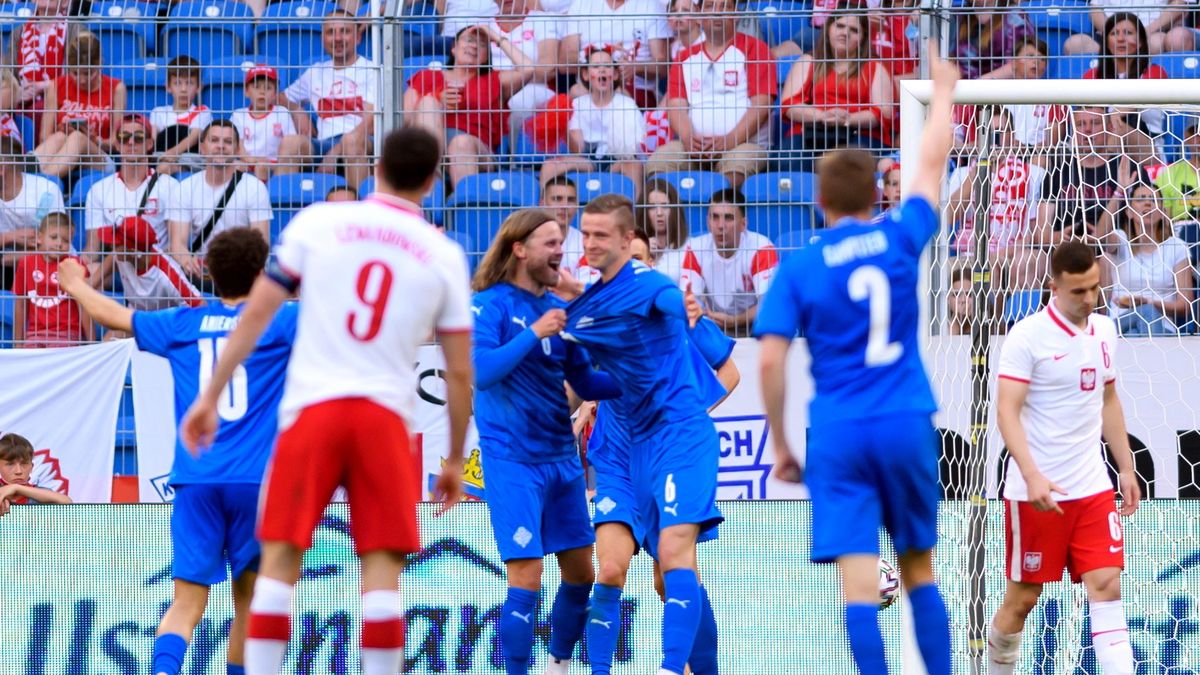 radość Islandczyków po drugiej bramce w meczu z Polską