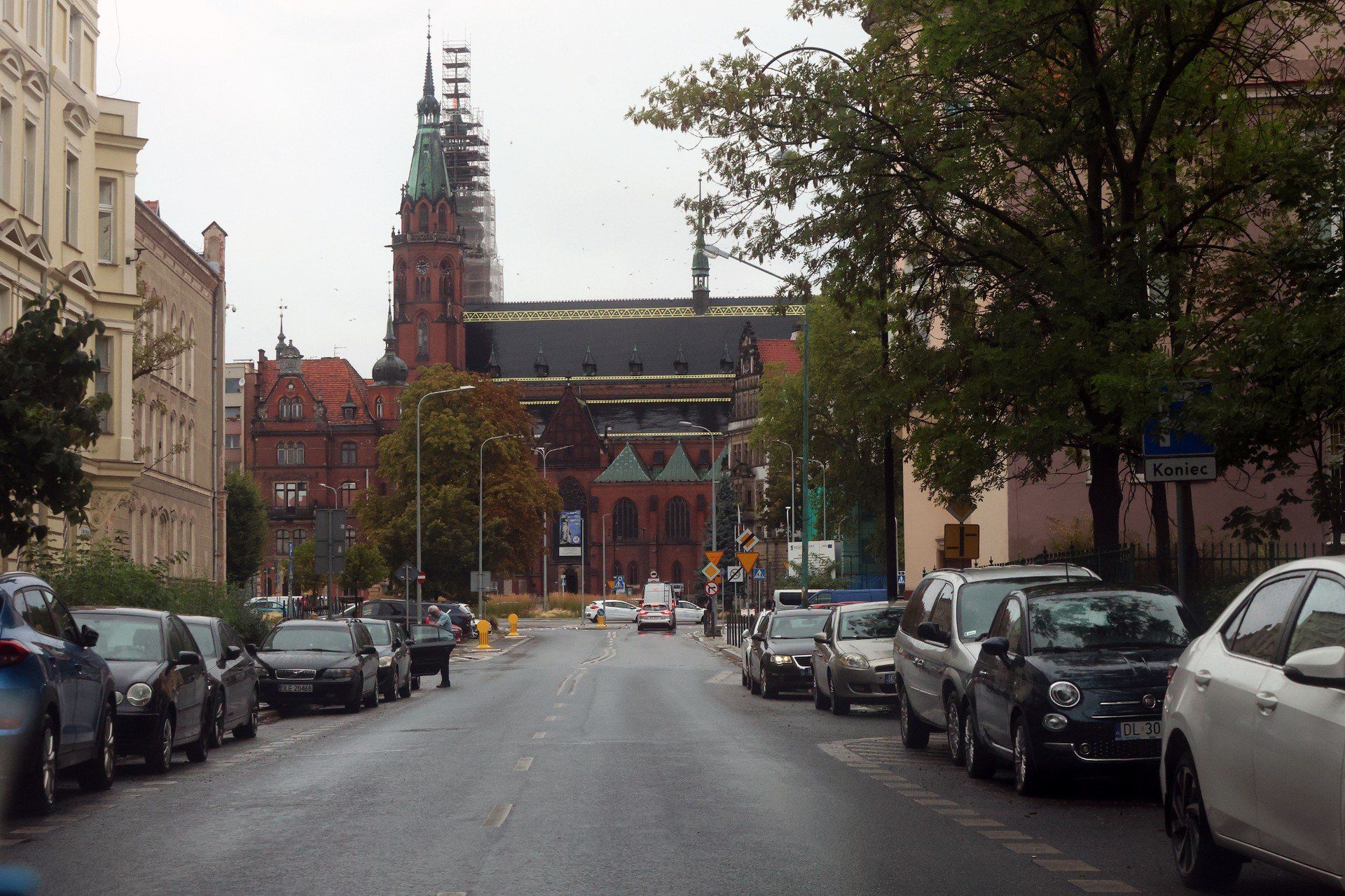 Pijany mężczyzna wszedł do Katedry, był wulgarny, zachowywał się agresywnie