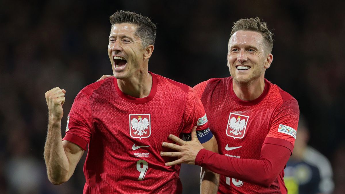Getty Images / Grzegorz Wajda/SOPA Images/LightRocket / Na zdjęciu: Robert Lewandowski i Piotr Zieliński