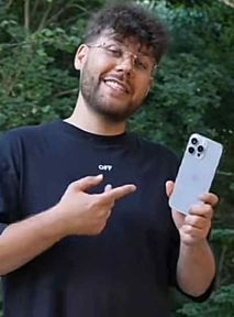Jawor zniszczył iPhone'a 16 Pro Max. "Ten stary złom nie będzie mi już potrzebny"