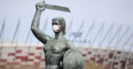 Koronawirus. Polska, świat. Politycy nie odpuszczają Łukaszowi Szumowskiemu. "Doskonale wie" [RELACJA NA ŻYWO]