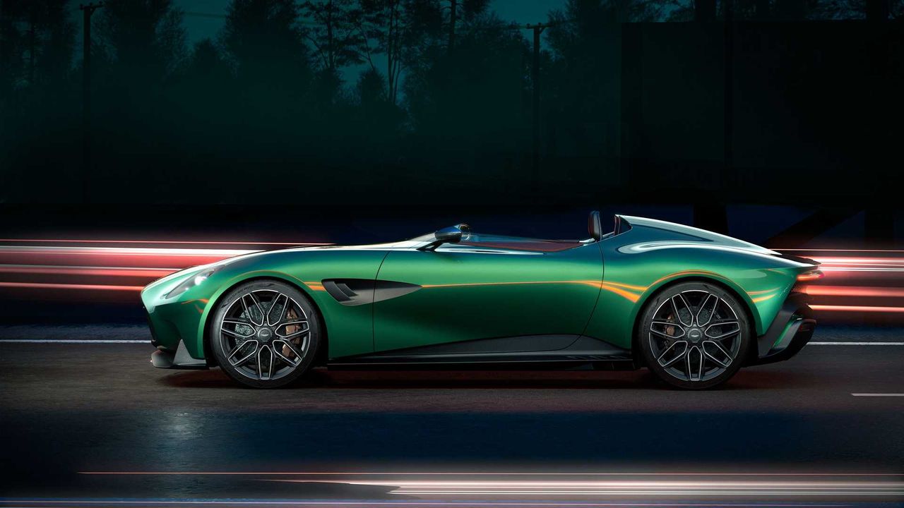 Aston Martin DBR22 to najnowsze dzieło dywizji Q. Wygląda świetnie